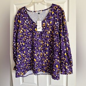 New with tags Purple Leopard Print V-Neck Women's Blouse